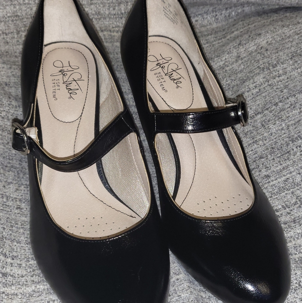 Life Stride Pandora Mary Jane 2" Pump